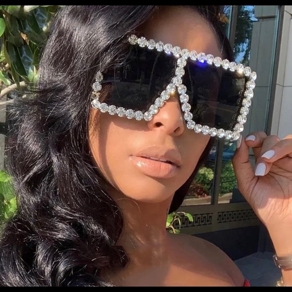 Rhinestone Oversized sunglasses - Picture 1 of 2